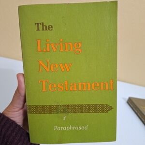 The Living New Testament Paraphrased 1967 Softcover Vintage Bible Tyndale House